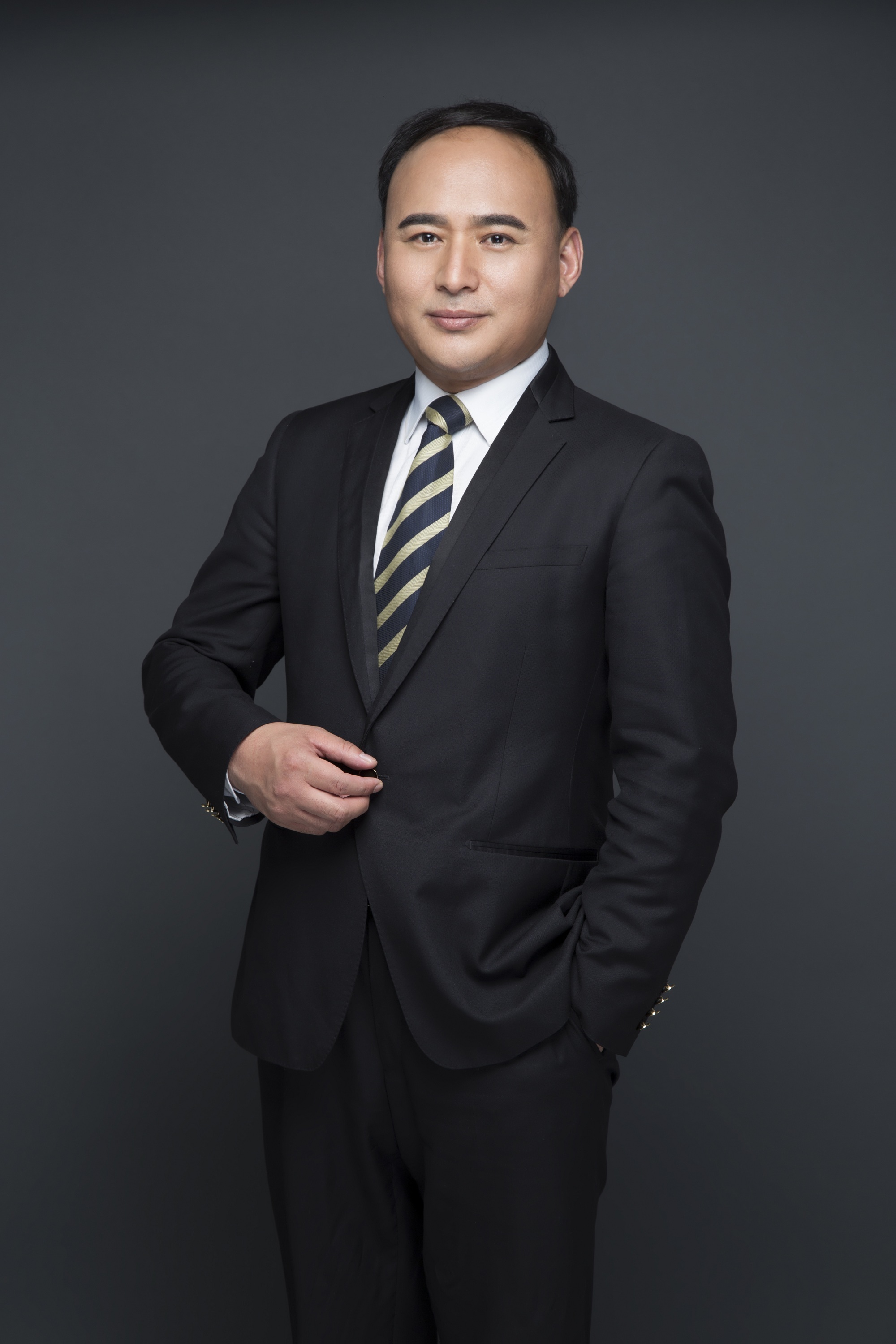 邓家伟 灯光与摄影艺术负责人